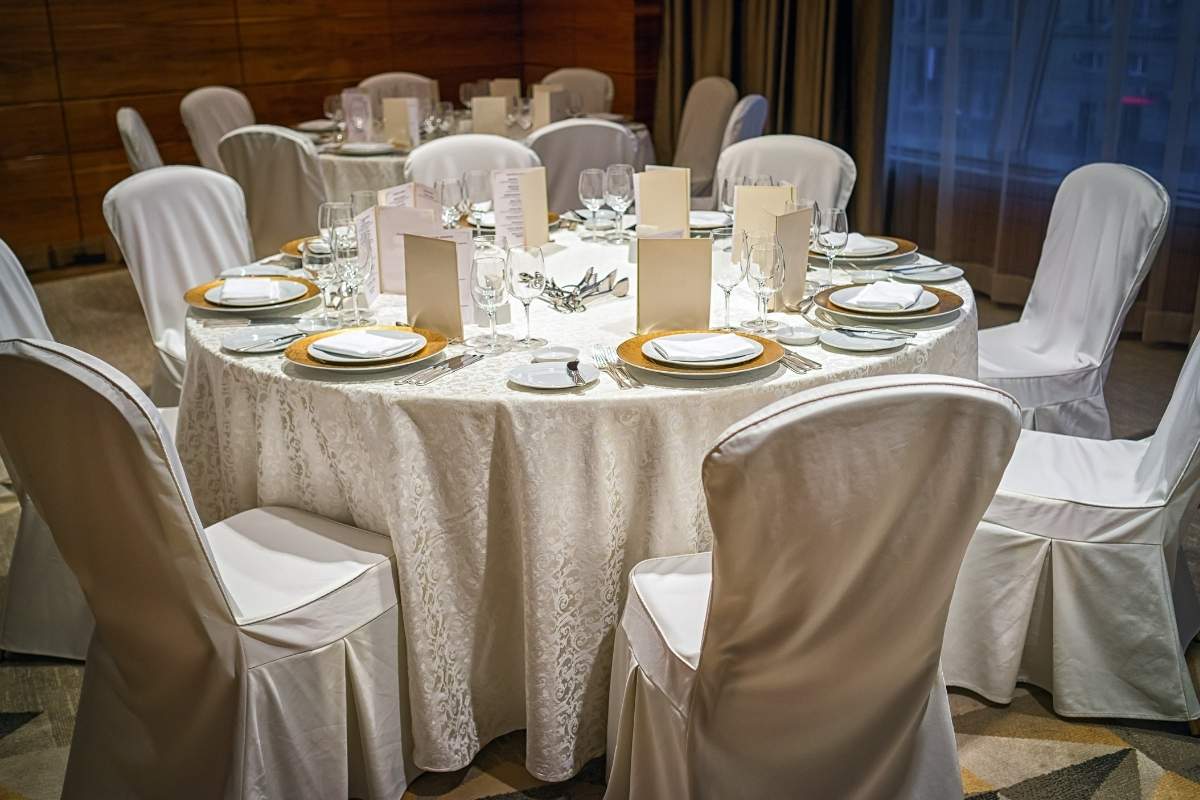 Table ronde pour 8 personnes